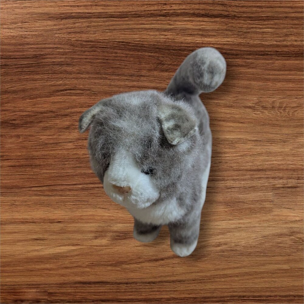 Douglas Cuddle Toys‎ Gray & White Striped Cat Plush Stuffed Animal Realistic 9"